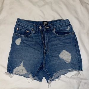 URBAN OUTFITTERS JEAN SHORTS SIZE 27
